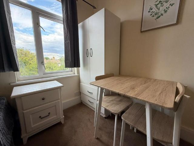 Studio to rent