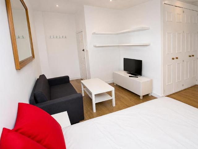 Studio to rent