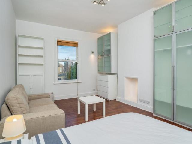 Studio to rent