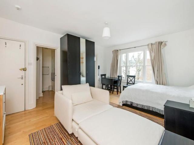Studio to rent