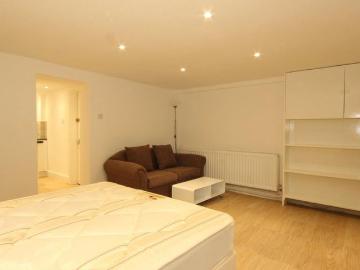 Studio to rent