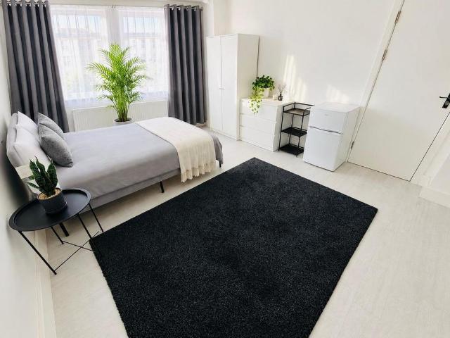 Studio to rent