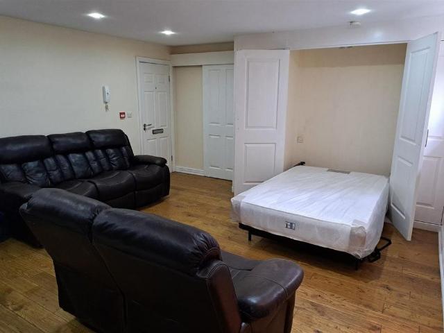 Studio to rent