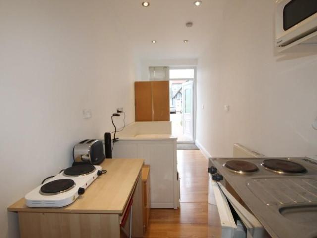 Studio to rent
