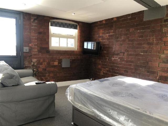Studio to rent