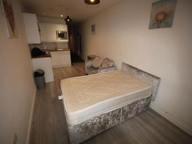 Studio to rent