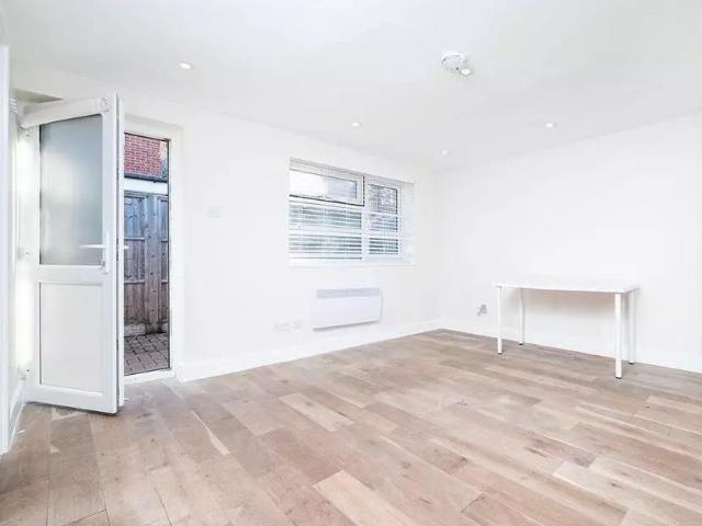 Studio to rent