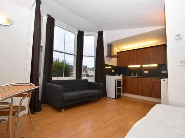 Studio to rent
