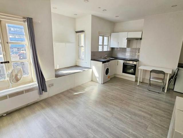 Studio to rent
