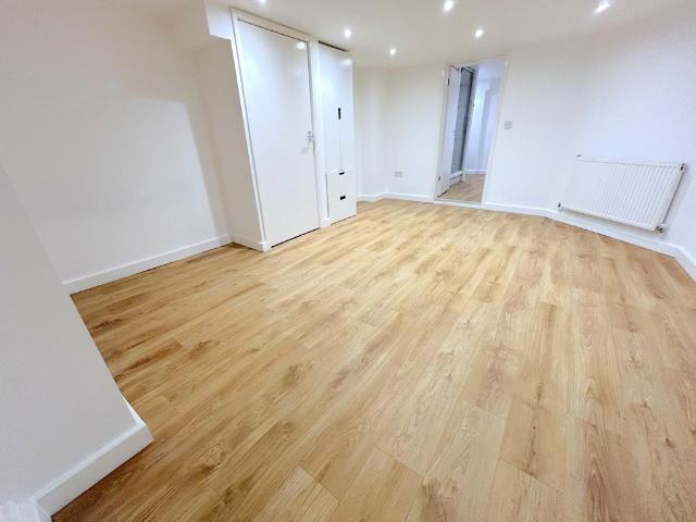 Studio to rent
