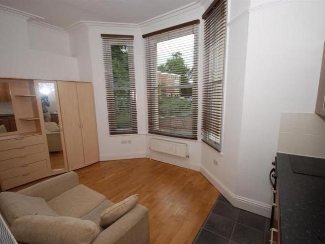Studio to rent