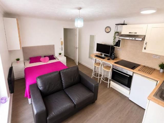 Studio to rent