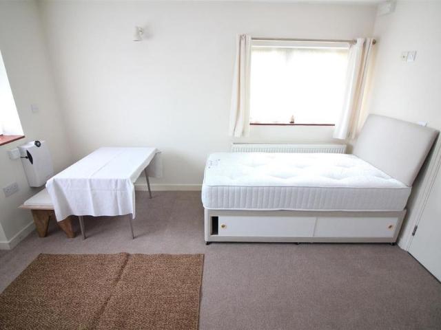 Studio to rent