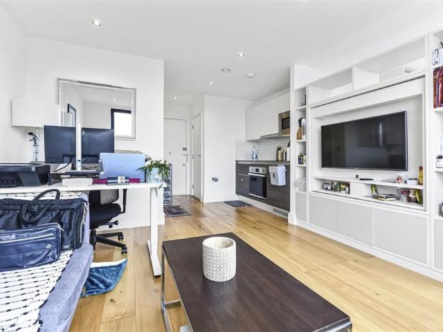 Studio to rent