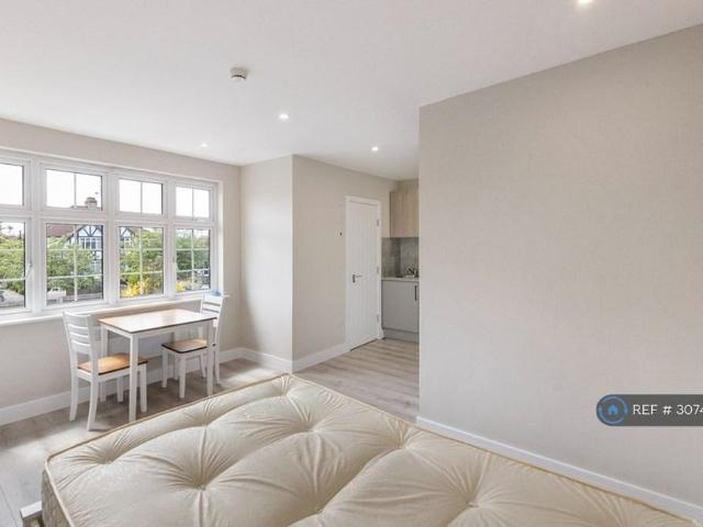 Studio to rent