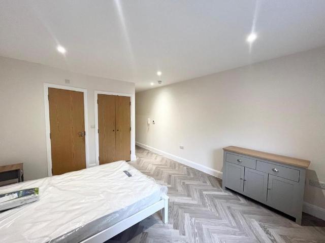 Studio to rent