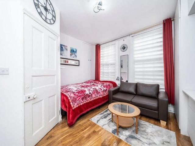 Studio to rent