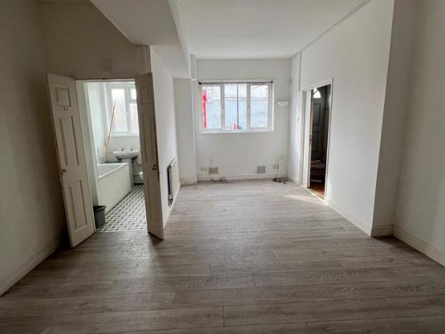 Studio to rent