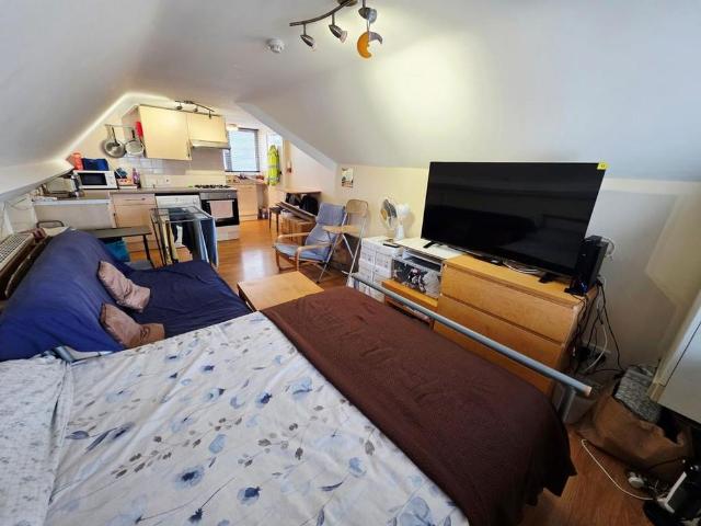 Studio to rent