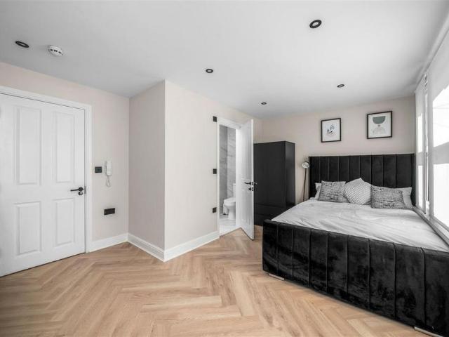 Studio to rent