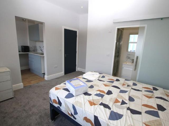 Studio to rent