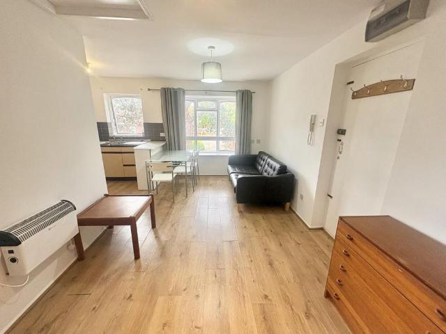 Studio to rent