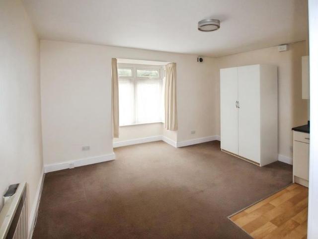 Studio to rent