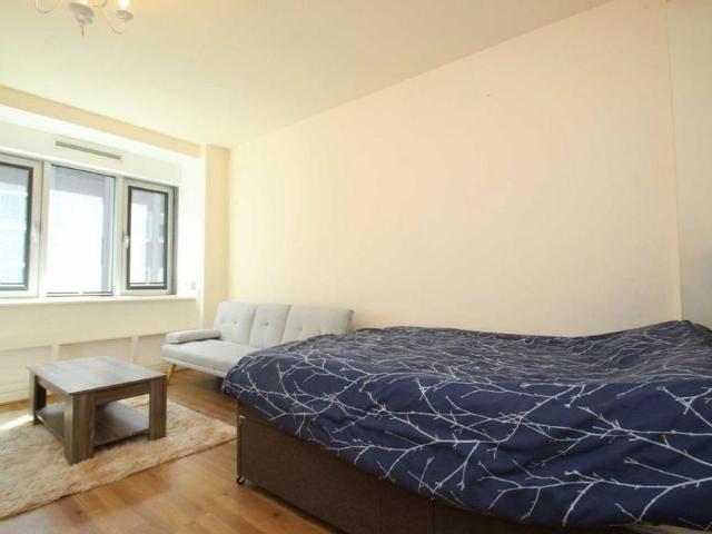 Studio to rent