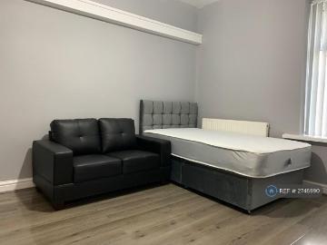 Studio to rent