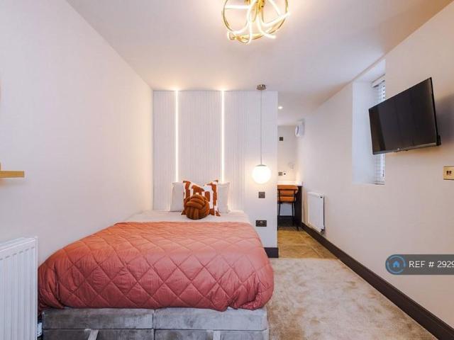 Studio to rent