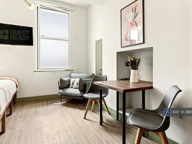 Studio to rent