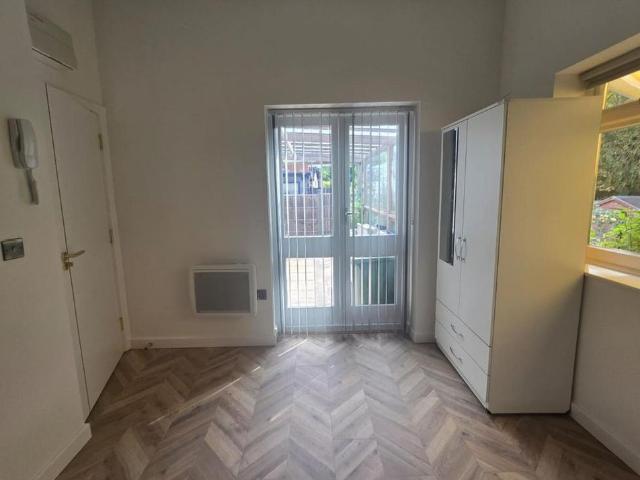 Studio to rent
