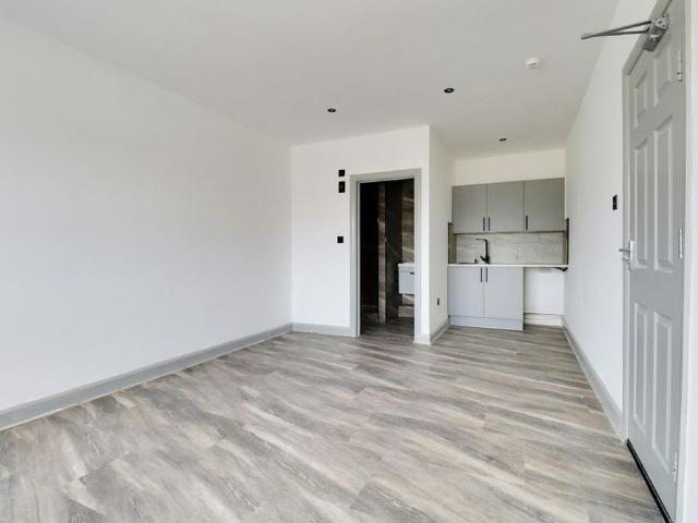 Studio to rent
