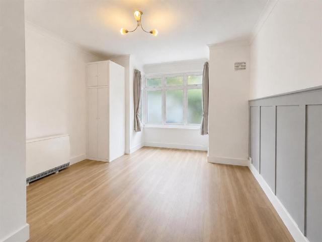 Studio to rent