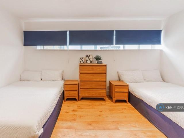 19 bedroom detached house to rent