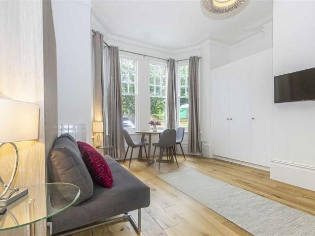 Studio to rent
