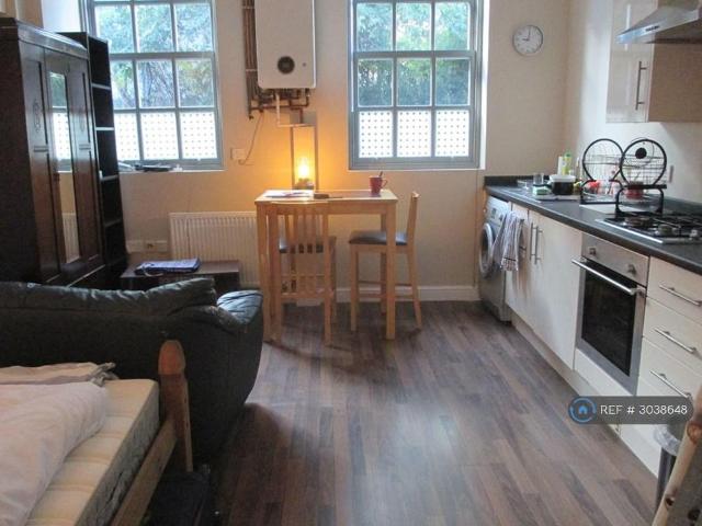 Studio to rent
