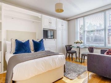 Mayfair, London, Greater London - Lift