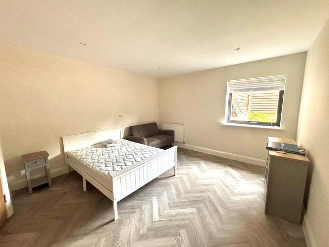 Studio to rent