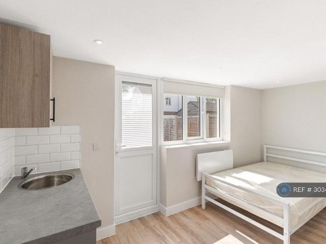 Studio to rent