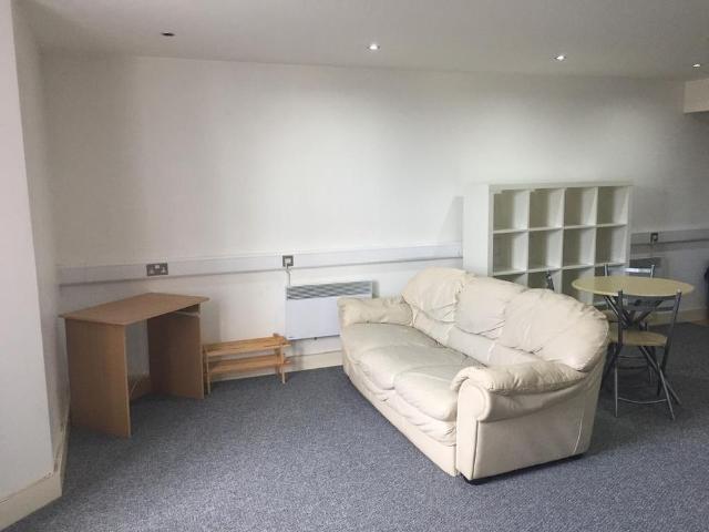 Studio to rent