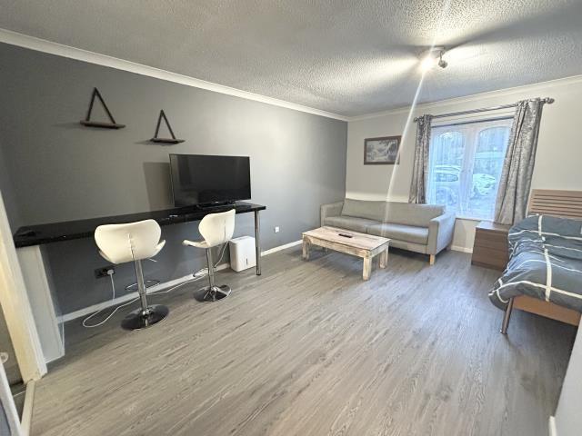Studio to rent