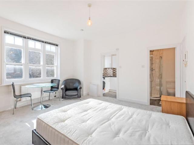 Studio to rent