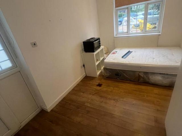 Studio to rent