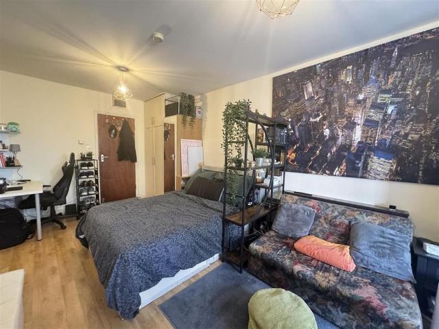Studio to rent
