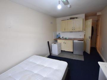 Studio to rent