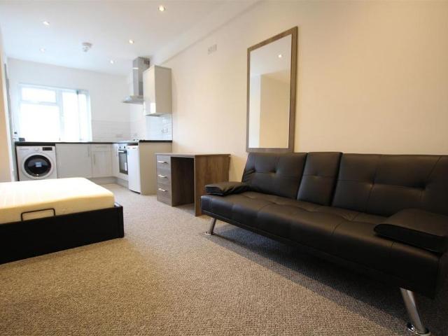 Studio to rent