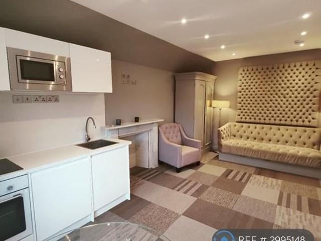 Studio to rent