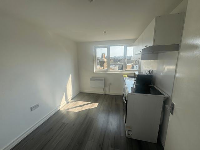 Studio to rent