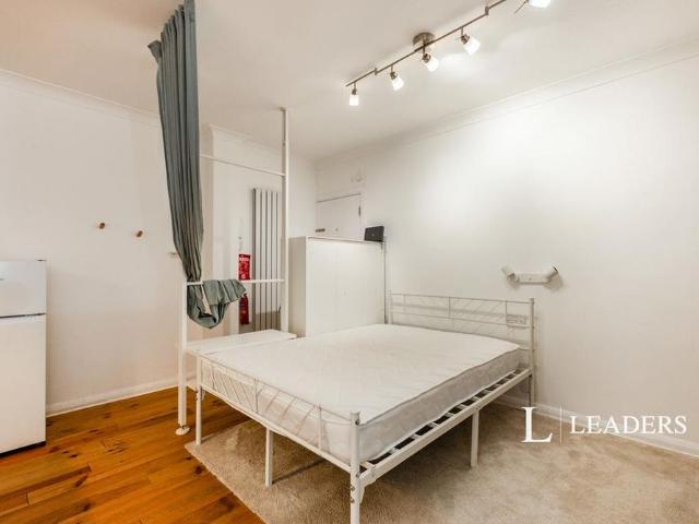 Studio to rent